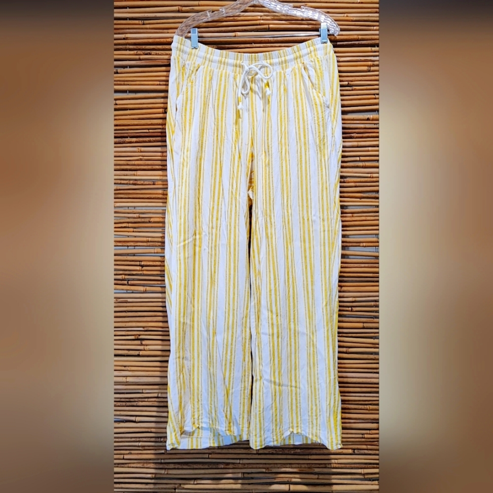 TORRID  PLUS 1R PullOn Wide Leg Stretch Linen HighRise Pant yellow white stripes